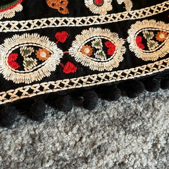 Embroidered Mini Skirt Medium - Picture 3 of 4